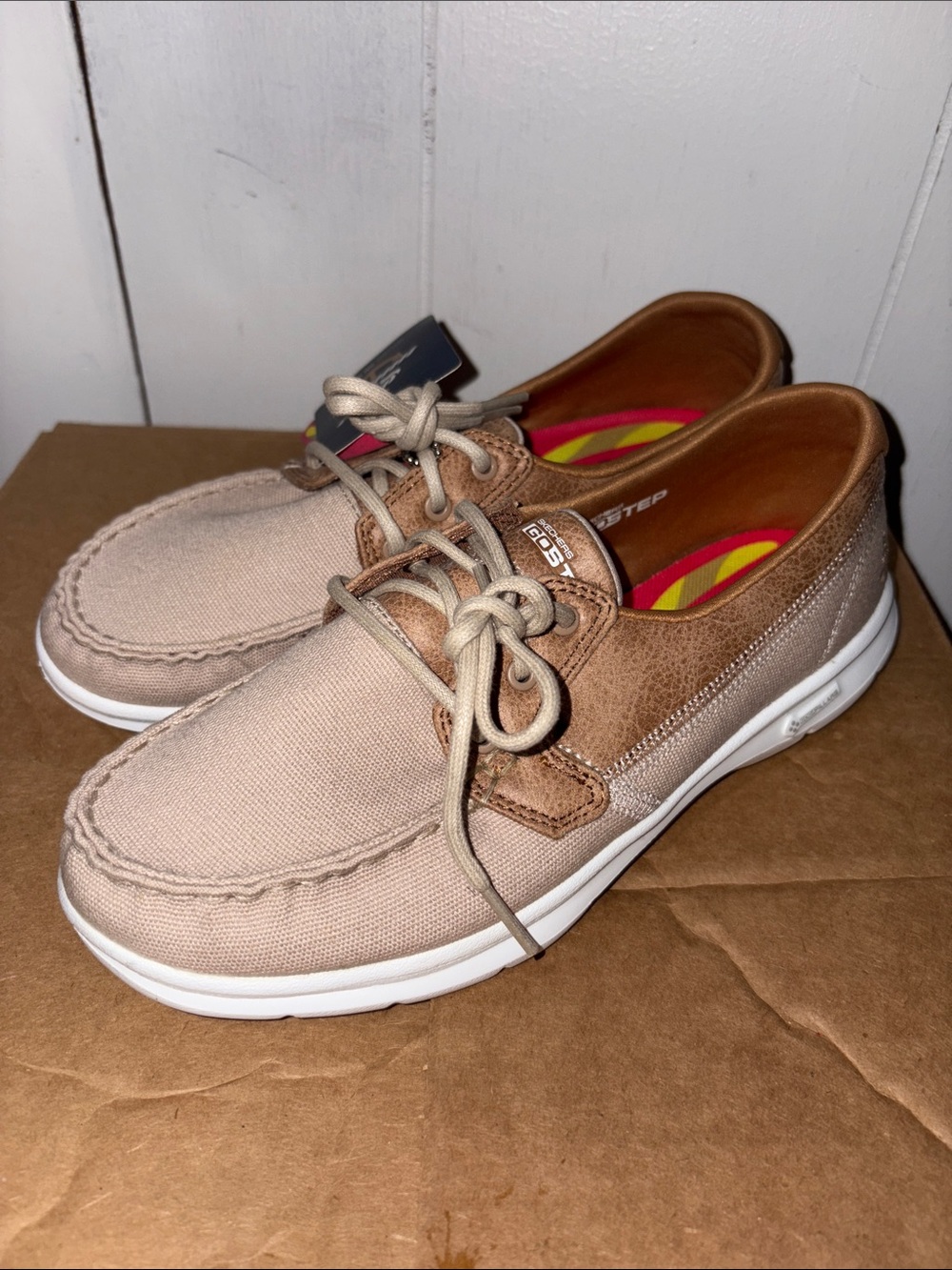 Skechers Womens Tan Casual Boat Shoes size 7